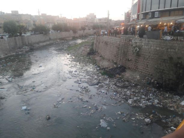 رودخانه ای که درزمان آلودگی بی صاحب و پس ازپاکسازی صاحب دار می شود /  ازعملیات لایروبی رودخانه الوند توسط شهرداری تا شکایت محیط زیست ازشهرداری شهرستان