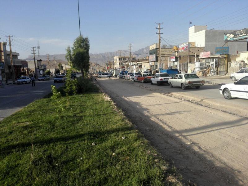 نارضایتی مردم از طولانی شدن یک طرح / وقتی کمبود اعتبار آبفای شهرستان مانع آسفالت خیابان اصلی شهر می شود 