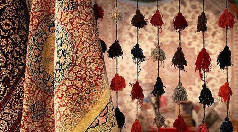 با مدیریت بازاریابی مناسب می توان درعرصه فرش دستباف پیشرفت کرد / نقش حمایت بسیج سازندگی در موفقیت کارآفرینان شهرستان