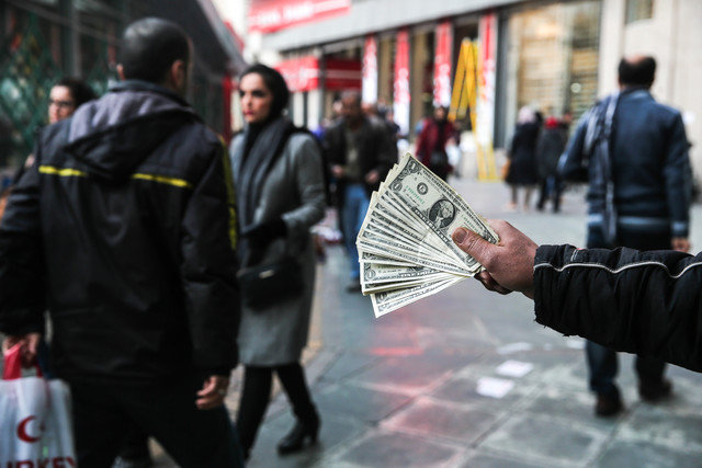 جولان معاملات فردایی غیر رسمی در فقدان بازار آتی ارز