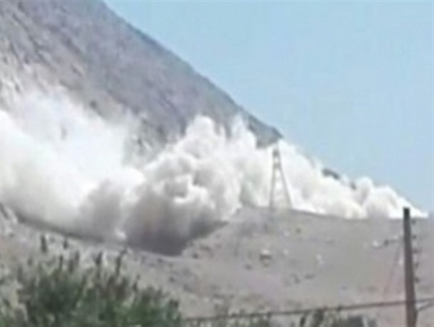 روستایی محصور در بین دو کارخانه سنگ شکن باکوله باری از مشکلات انفجار وگرد وخاک/ ازبین رفتن آرامش روستا با ناملایمات صنعتی 