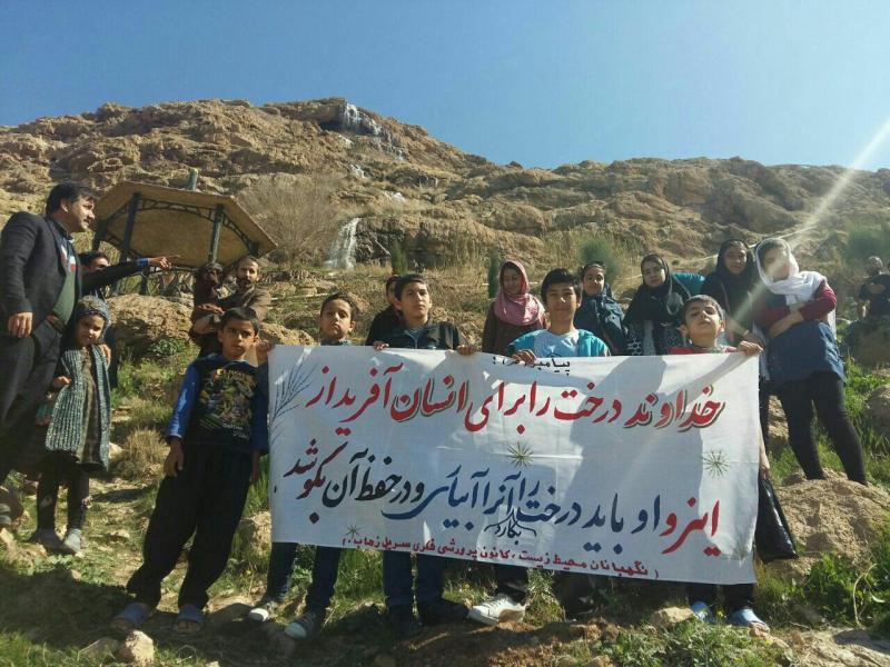 فرهنگ حفاظت از محیط زیست باید در دوران نوجوانی نهادینه شود /غرس بیش از 50  نهال توسط اعضای کانون پرورش فکری کودکان شهرستان 