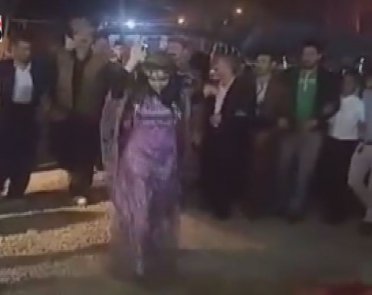 رقاصی زنان در یک قدمی اماکن مقدسه/ ضرورت ریشه کنی تحرکات مشکوک ضد دینی + فیلم و عکس