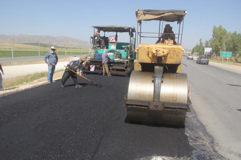  بزرگراه راه کربلا بزرگترین پروژه راهسازی استان است / آغاز عملیات آسفالت تقاطع غیر هم سطح ورودی شهرستان