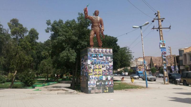  تخریب میادین والمان های شهری با تبلیغات کاندیداهای شورای شهر / بکارگیری بیش از ۵۰ نیروی خدماتی شهرداری برای پاکسازی شهر 