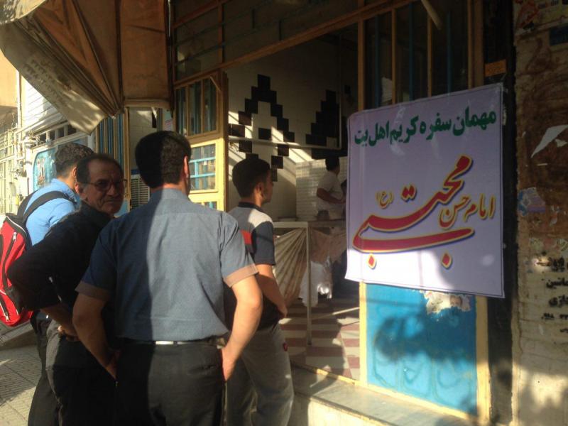 امام حسن مجتبی(ع) اسوه سخاوت و بخشش است / پخت نان رایگان در روز اکرام ایتام در شهرستان