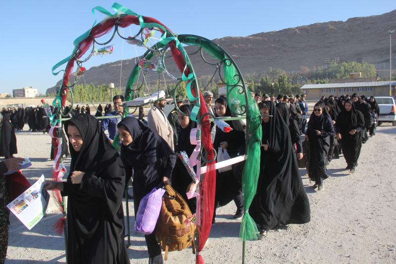اعزام نخستین کاروان راهیان نور دانش‌آموزان دختر به مناطق عملیاتی استان کرمانشاه