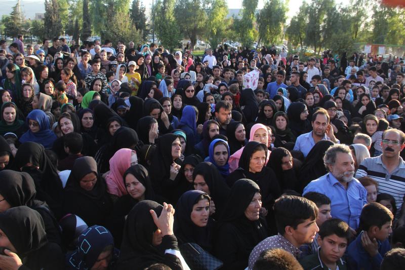 برگزاری همایش بزرگ پیاده روی خانوادگی به مناسبت هفته تربیت بدنی و ورزش