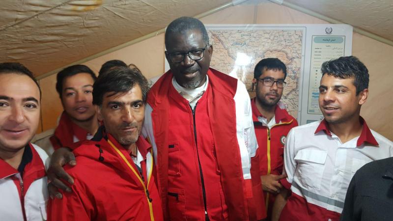 دبیرکل فدراسیون بین‌المللی صلیب‌سرخ و هلال‌احمر به مناطق زلزله زده استان کرمانشاه سفر کرد