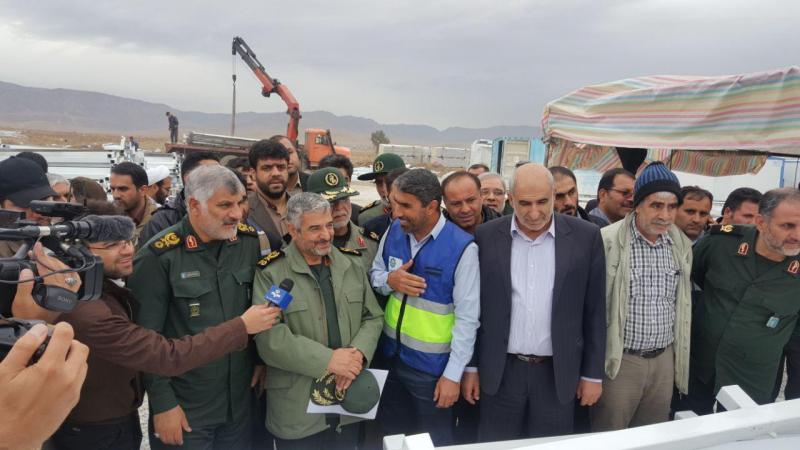 بازدید فرمانده کل سپاه پاسداران از کارگاه های کانکس سازی سپاه در روستاهای زلزله زده استان کرمانشاه + تصاویر