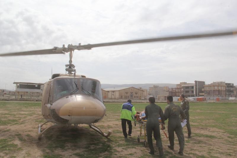  اعزام ۴ بیمار سرپلذهابی با اورژانس هوایی به مرکز استان کرمانشاه/ یک نفر شکستگی ، یک خانم باردار و دو بیمار سکته قلبی جزء اعزامیها بودند