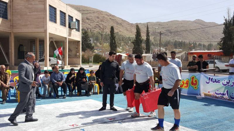 مسابقات قوی‌ترین مردان کرمانشاه به میزبانی شهرستان زلزله زده سرپل ذهاب برگزار شد