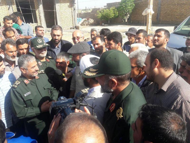 حضور فرمانده سپاه درمناطق زلزله زده سرپل ذهاب/افتتاح مساکن احداثی