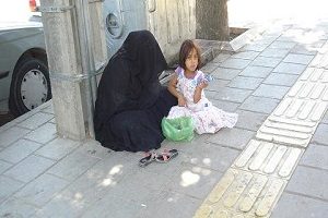جولان تکدی گری درشهرستان زلزله زده سرپل ذهاب / بازار متکدیان هر روز گرم تر می شود