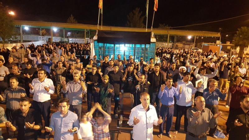 زمزمه جوشن کبیر و اشک عاشقان در سومین شب قدر/شهرستان سرپل ذهاب سراسر در حزن و ماتم شد+تصاویر