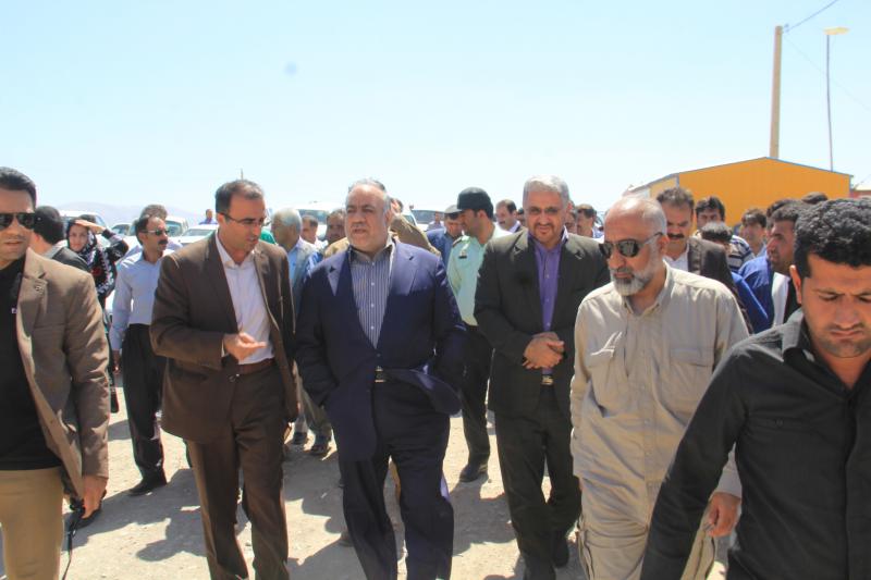 بازدید استاندارکرمانشاه از روند پیشرفت ساخت و ساز در روستاهای زلزله زده سرپل ذهاب