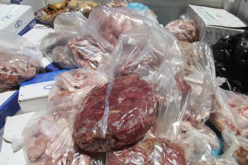 کشف و ضبط بیش از250 کیلوگرم گوشت غیرمجاز و فاسد در سرپلذهاب/ طرح کنترل بر بازار گوشت تشدید می شود