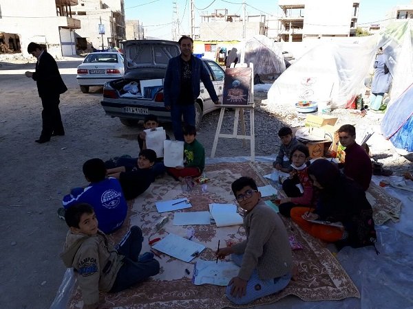 نقاشی های هنرمند سرپل ذهابی تسکین دل آزرده کودکان زلزله زده شد/ بحران در قاب تصویر