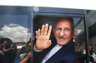 معاون اول رئیس‌جمهور وارد کرمانشاه شد / افتتاح 5 هزار واحد مسکونی بازسازی شده در مناطق زلزله‌زده