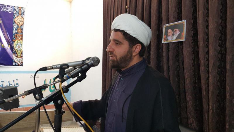 مسئولین در تحمل سختی ها ومشکلات جامعه همراه مردم باشند / سوال نمایندگان از رئیس جمهور تجلی وحدت و مردم سالاری دینی است