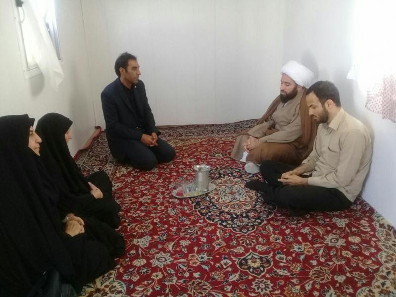 دیدارامام جمعه سرپل ذهاب با دو زن موفق سرپرست خانوارتحت پوشش بهزیستی در شهرستان 