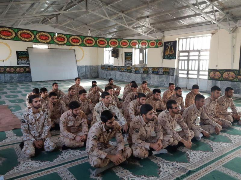 سربازان برومند، ایثارگران مدافع حریم امنیت کشورهستند