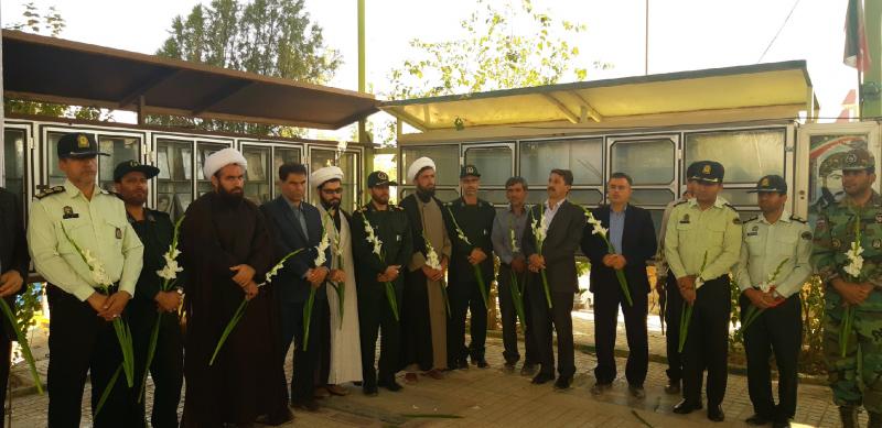 غبار روبی مزار شهدا به مناسبت هفته دفاع مقدس در شهرستان سرپل ذهاب برگزار شد