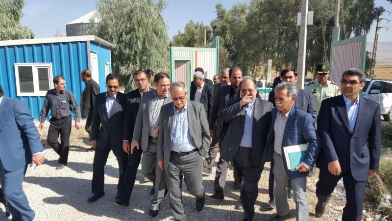بازدید وزیر صنعت معدن تجارت از واحدهای شهرک صنعتی شهرستان زلزله زده سرپل ذهاب