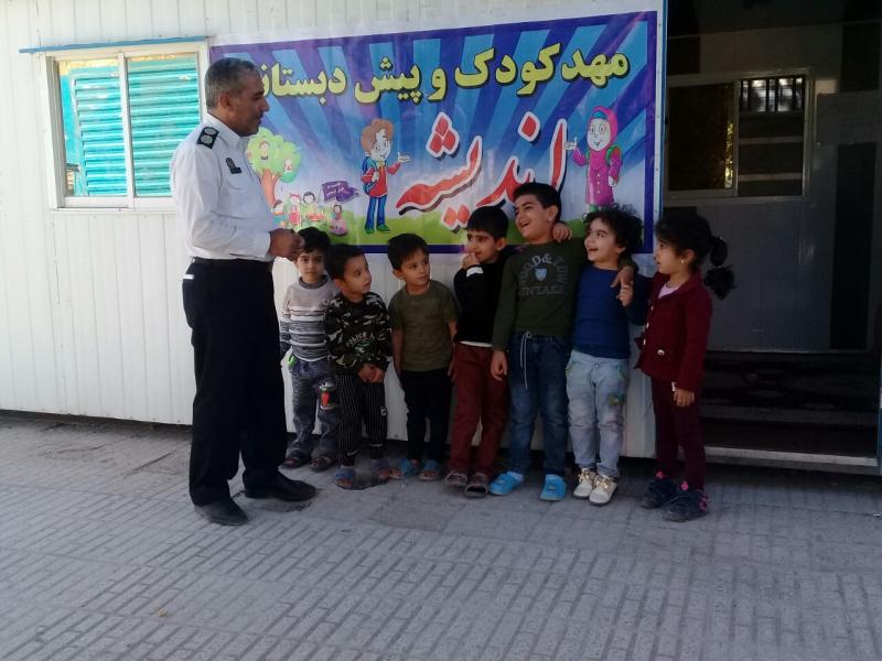 کودکان سرپل ذهابی با فرهنگ راهنمایی و رانندگی آشنا شدند