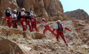 نجات ۶ کوهنورد گم شده در ارتفاعات پرآو