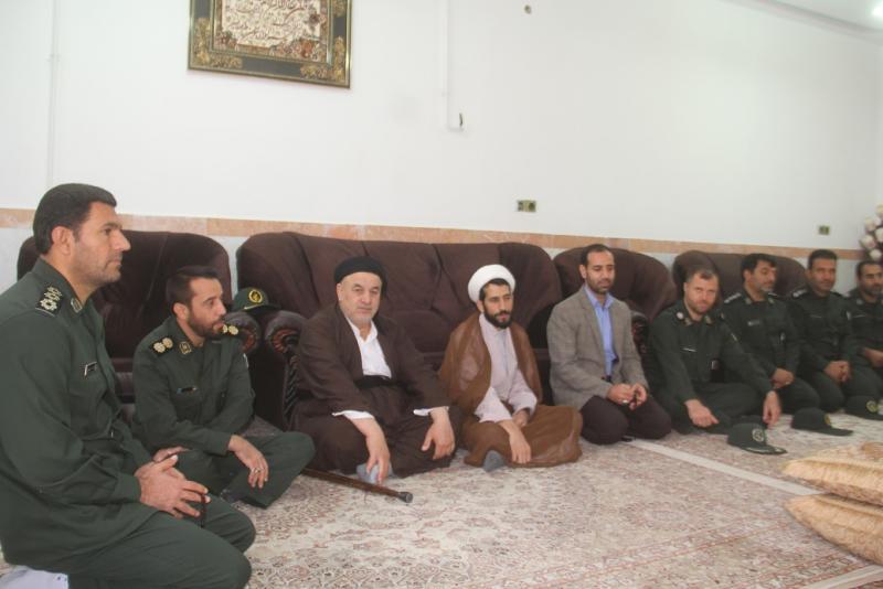 دیدارکارکنان سپاه ناحیه سرپل ذهاب با امام جمعه اهل سنت این شهرستان