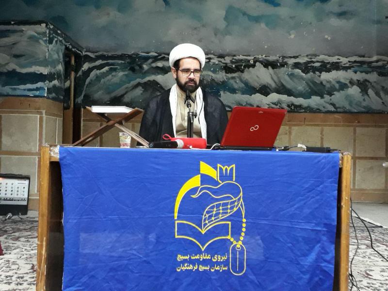 فرهنگیان و روحانیت پیشقراولان اجرای جهاد کبیر هستند