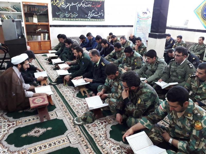 محفل انس با قرآن در حسینیه فرماندهی نیروی انتظامی سرپل ذهاب برگزار شد