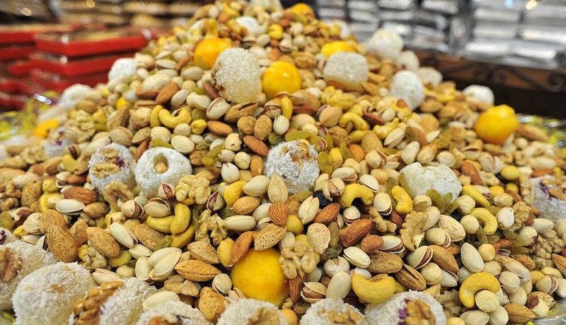   قیمت بسیار بالای آجیل سفره های هفت سین نوروزی امسال خیلی از خانواده ها را بدون آجیل خواهد گذاشت.
