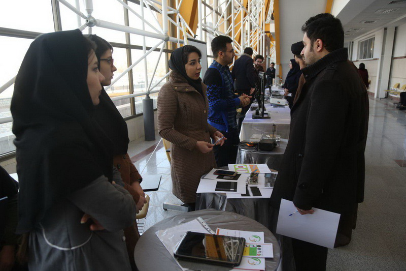 نمایشگاه دستاوردهای فناورانه دانشگاه صنعتی کرمانشاه برپا شد