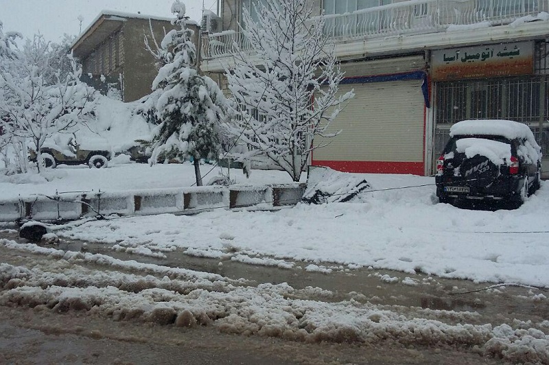 بارش برف مدارس چند شهرستان استان کرمانشاه را تعطیل کرد