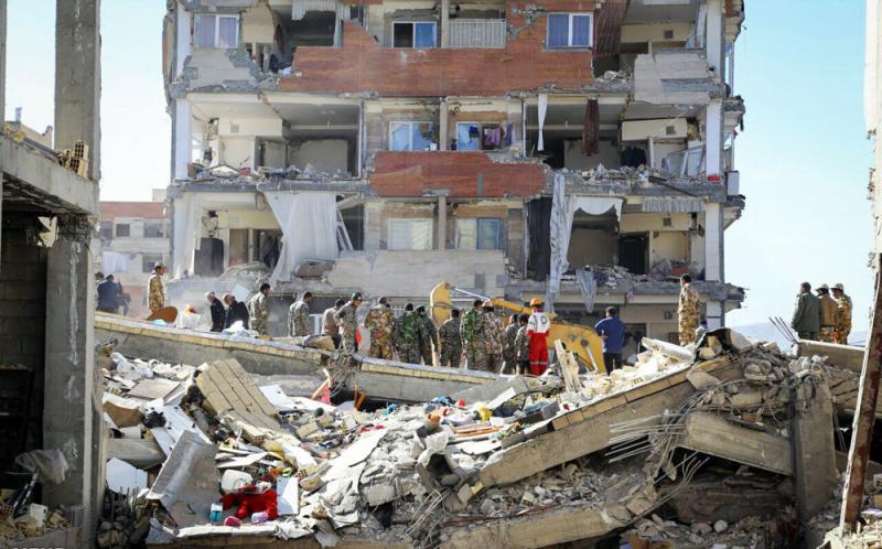 سرپلذهاب در دومین سالگرد زلزله آبانماه ۱۳۹۶ / از واحدهای نیمه کاره شهری تا زمینهایی که مستاجرین فقط صدای آنرا شنیدند