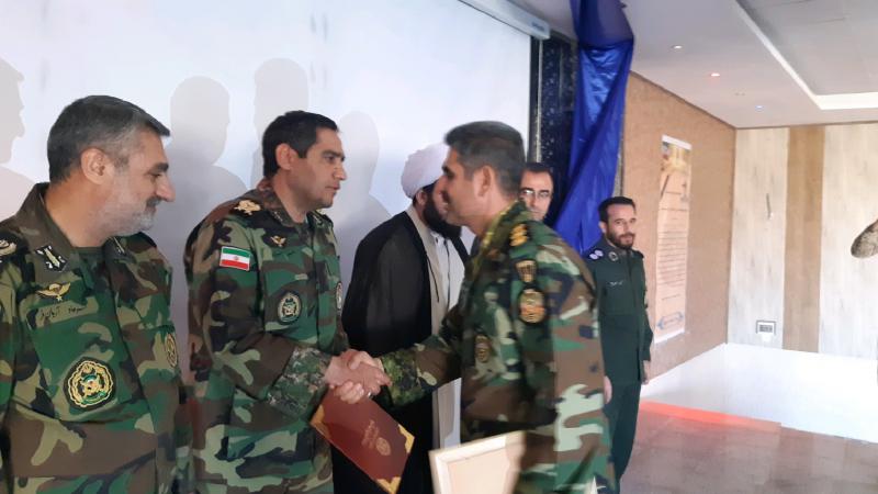 مراسم تودیع و معارفه فرمانده تیپ ۷۱ پیاده مکانیزه ارتش در پادگان ابوذرسرپل ذهاب برگزار شد