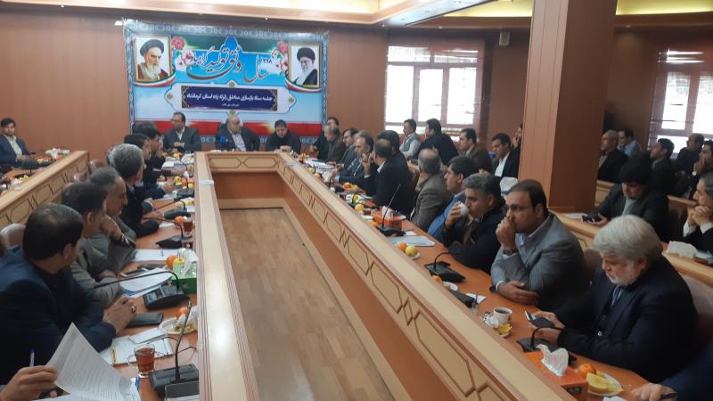 جلسه ستاد بازسازی مناطق زلزله زده استان کرمانشاه در سرپلذهاب برگزار شد