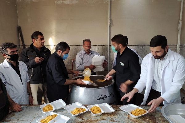 پخت و توزیع غذای گرم بمناسبت سالروز شهادت حضرت زهرا(س) در شهرستان