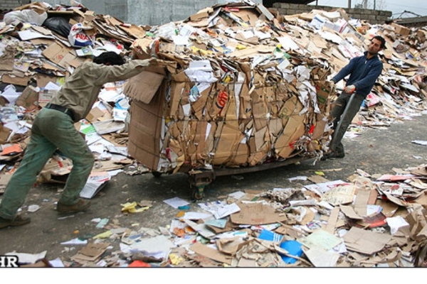 مخاطره سلامتی مردم با دِپوی زباله‌ها در محلات مسکونی/ شهرداری با متخلفان برخورد می‌کند