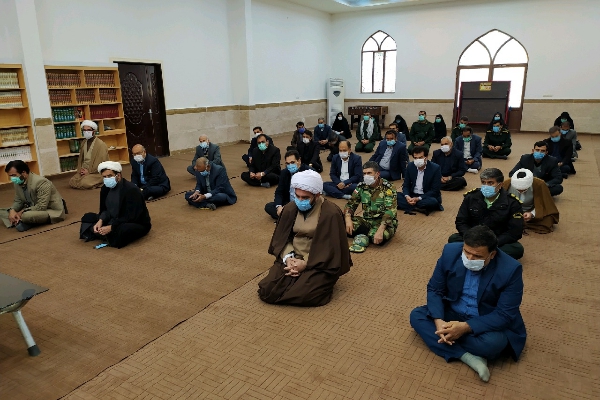 دیدار فرماندار و مسئولین ‌ادارات ،بسیجیان ،طلاب و کارکنان سپاه سرپلذهاب باامام جمعه شهرستان
