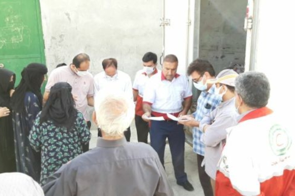 توزیع ٢٠٠ بسته کمک معیشتی هلال احمر در روستاهای شهرستان سرپلذهاب