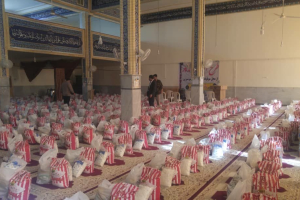 توزیع بیش از ۵۰۰ بسته موادغذایی در بین نیازمندان شهرستان قصرشیرین