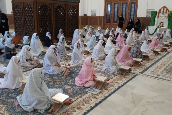 برگزاری جشن قرآنی دانش آموزان دبستانی در سرپل ذهاب