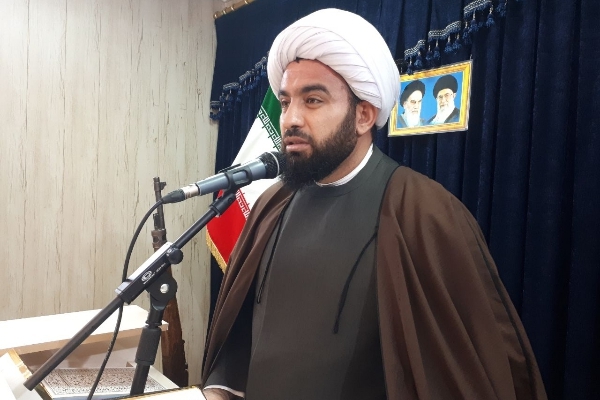 پیروزی و استمرار چهل و سه ساله انقلاب اسلامی از معجزات بزرگ الهی است / دشمن با تمام توان خود به دنبال کنترل و مهار انقلاب است