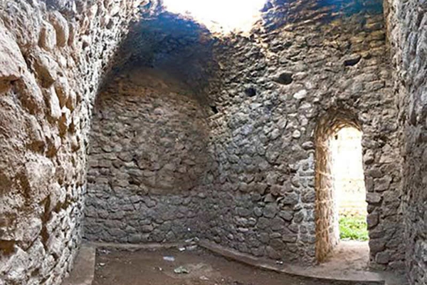 بنای تاریخی زیج منیژه در روستای پاطاق میزبان گردشگران ومهمانان نوروزی است / یادگار دوره ساسانی با معماری ناب ایرانی وبیش از هزار سال قدمت تاریخی