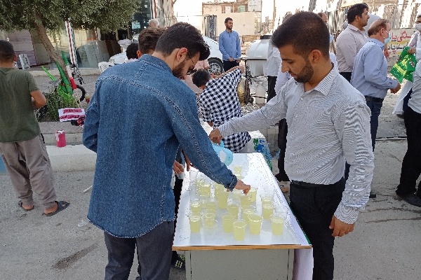 جشن و سرور مردم سرپل‌ذهاب در عید سعید غدیر / برپایی ایستگاه صلواتی در نقاط مختلف شهر
