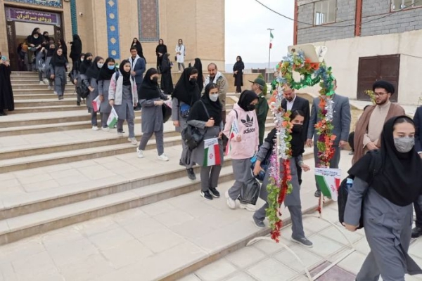 اعزام دومین گروه از دانش آموزان دختر سرپل ذهاب به اردوی فرهنگی زیارتی راهیان نور غرب کشور