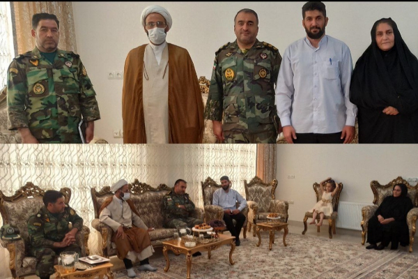 دیدار فرمانده تیپ ۷۱ پیاده مکانیزه پادگان ابوذر با خانواده شهید دوستی در شهرستان سرپلذهاب